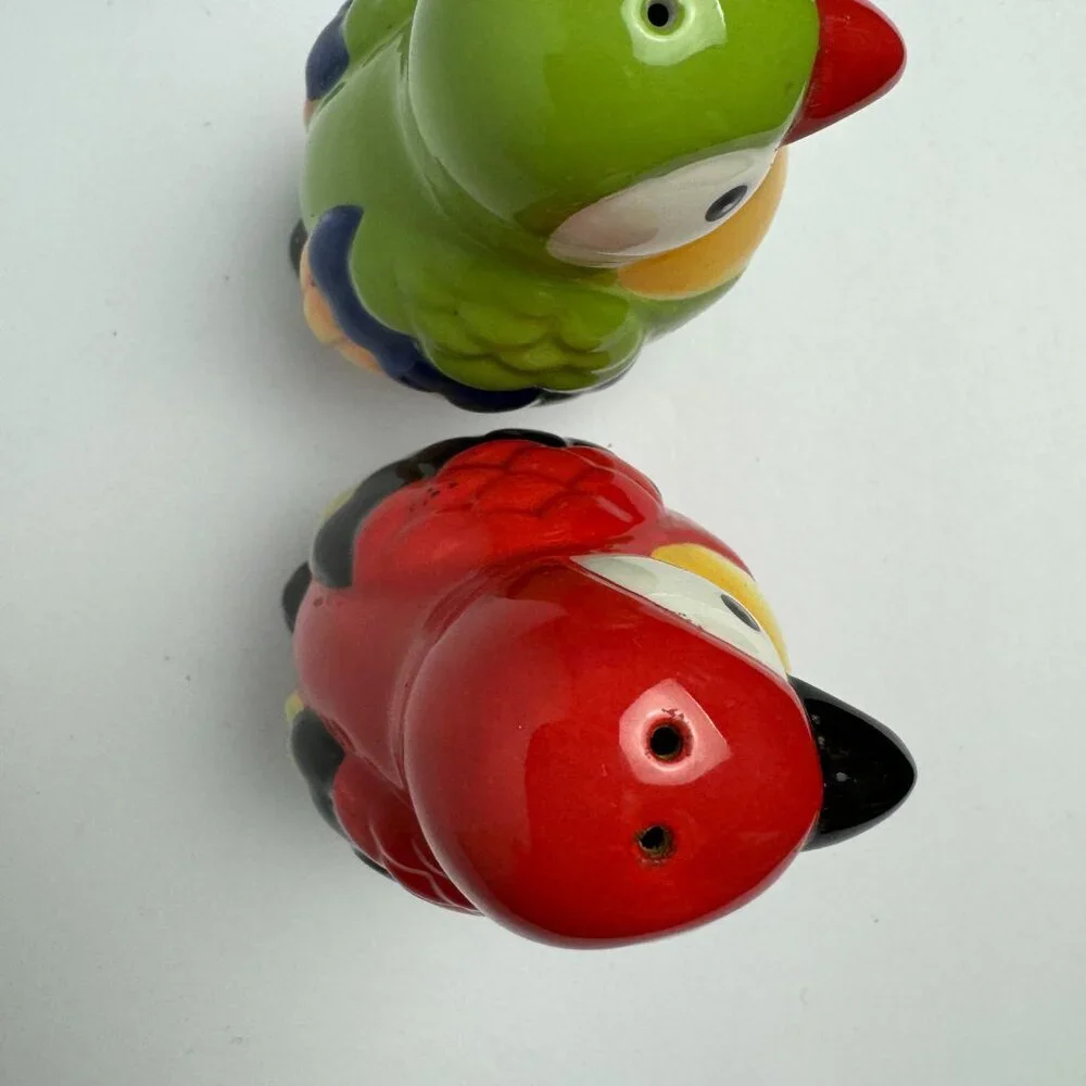 Pier 1 Pier One Parrot Salt & Pepper Shakers Set